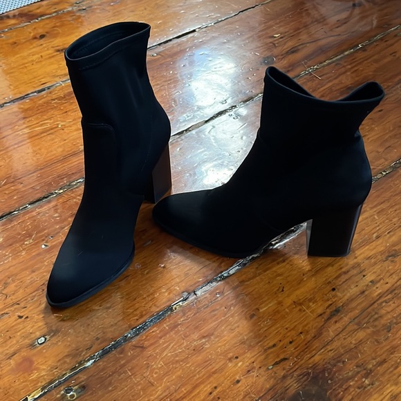 Intentionally Blank Black Scuba Boot - Picture 2 of 12